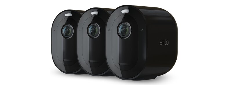 Arlo Pro 4 Spotlight – Trådlöst 2K QHD säkerhetssystem med 3 kameror – Svart